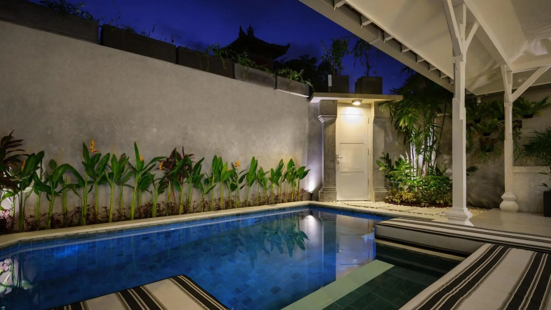 Exquisite 4Br Villa Oasis In Central Seminyak, Bali