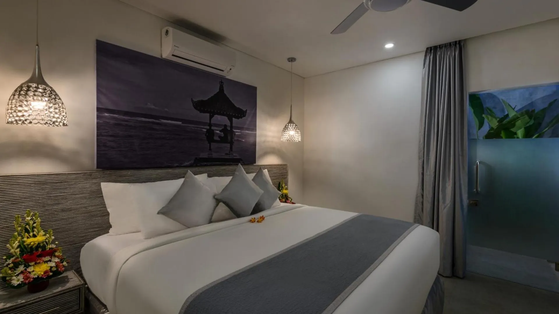 Exquisite 4Br Villa Oasis In Central Seminyak, Bali Indonesia